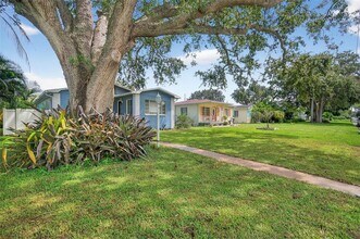 2491 35th Ave N in St. Petersburg, FL - Building Photo - Building Photo