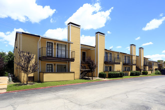 THE FALLS & OAKS in Fort Worth, TX - Building Photo - Building Photo