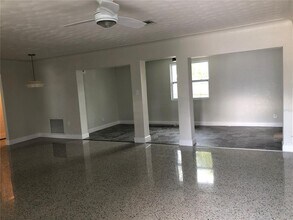 1721 58th St S in Gulfport, FL - Building Photo - Building Photo