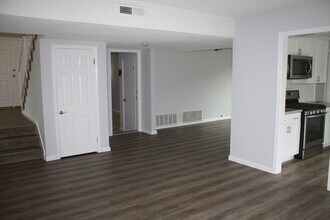 15931 Rochester St in Westminster, CA - Building Photo - Building Photo