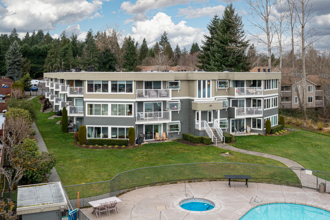 Sammamish Landing in Redmond, WA - Building Photo