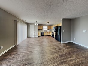 10632 Landsbrook Run N in Noblesville, IN - Building Photo - Building Photo