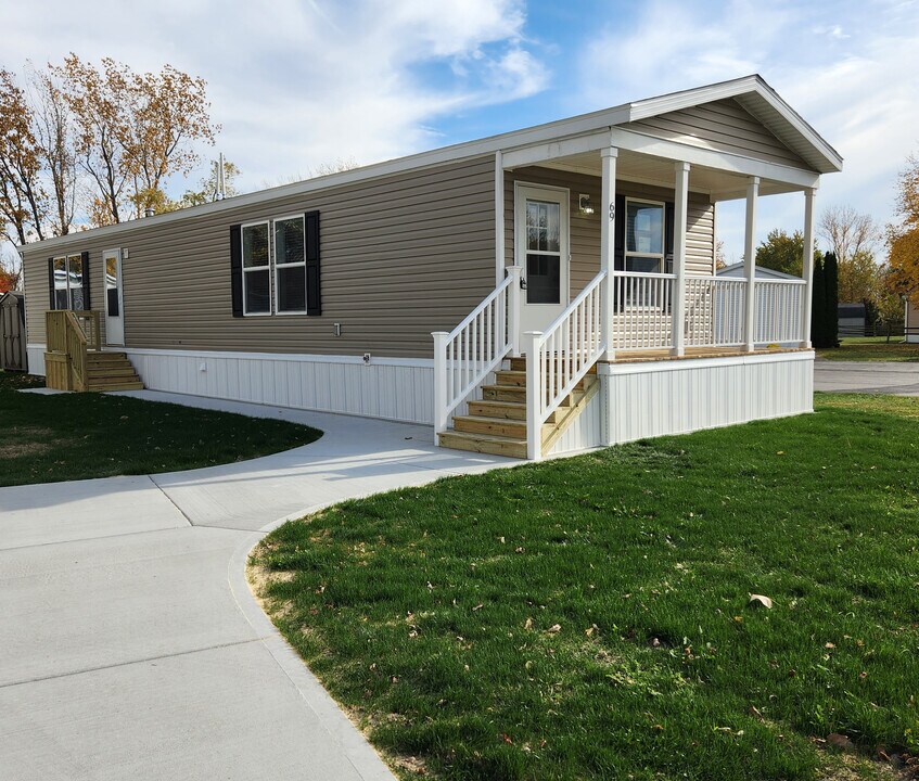 Bayshore Estates Manufactured Home in Sandusky, OH - Building Photo