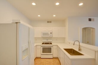 2201 Ramsgate Dr in Henderson, NV - Building Photo - Building Photo