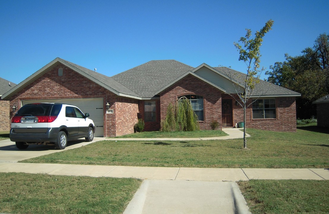 Clabber Creek II in Fayetteville, AR - Building Photo