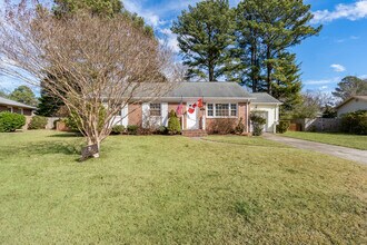 516 Canterbury Rd in Virginia Beach, VA - Building Photo - Building Photo