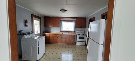 703 Greenewald St, Unit Upstairs in Van Wert, OH - Foto de edificio - Building Photo