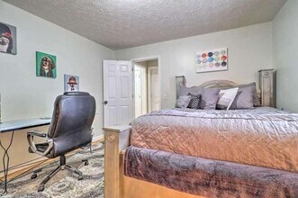 483 Oak Dr in Hapeville, GA - Building Photo - Building Photo