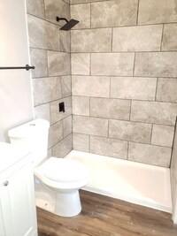 7004 Capitol St photo'