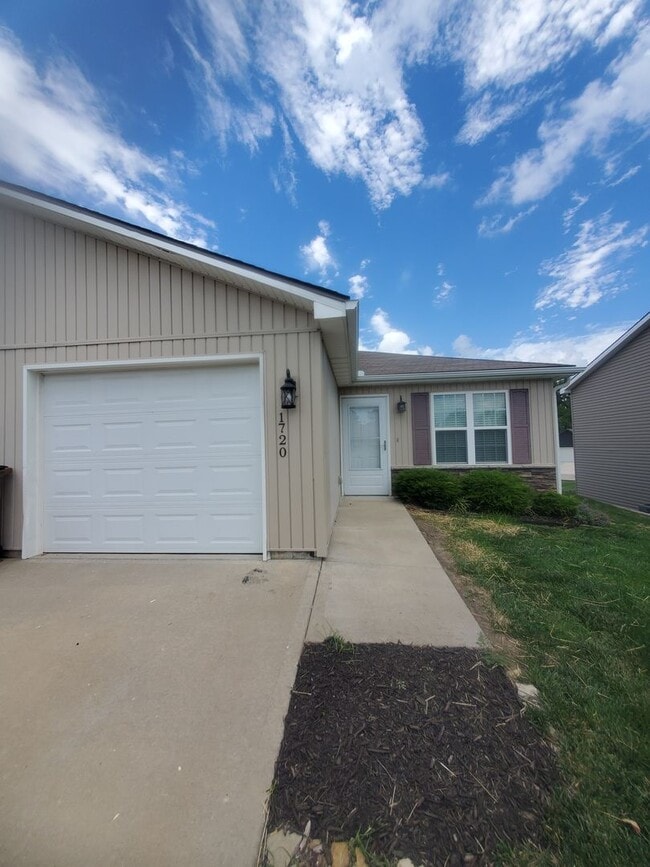 property at 1720 Jo Ann Dr