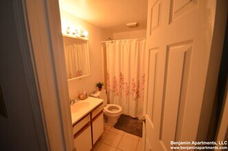 26 Haskell St, Unit 1 in Boston, MA - Foto de edificio - Building Photo