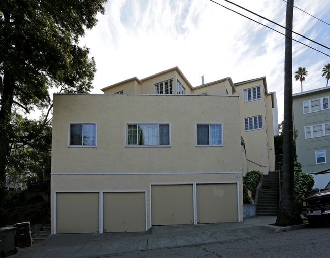 858 E 28th St in Oakland, CA - Building Photo - Building Photo