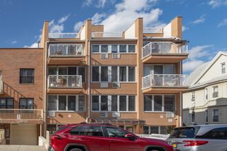 78 Bay 22nd St in Brooklyn, NY - Foto de edificio - Building Photo