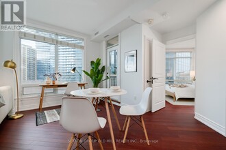 100-1100 Hayden St in Toronto, ON - Building Photo - Building Photo