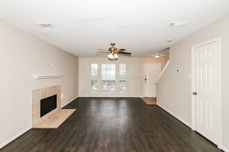 12202 Greencanyon Dr in Houston, TX - Building Photo - Building Photo