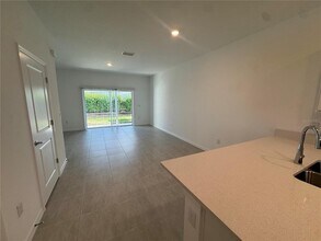 8720 Daybreak St in Sarasota, FL - Building Photo - Building Photo