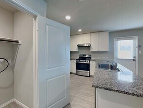 5719 Leon Pl in San Antonio, TX - Building Photo - Building Photo