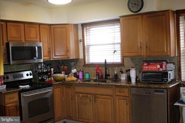 219 Meadow Dr in Mount Laurel, NJ - Building Photo - Building Photo