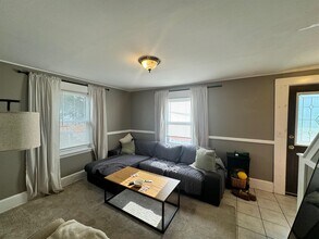 12 Allen St in Somerville, MA - Foto de edificio - Building Photo