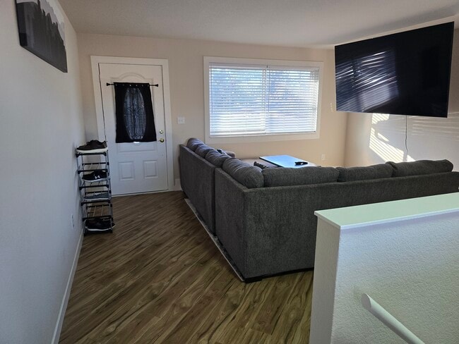 902 S Zephyr Ct in Denver, CO - Foto de edificio - Building Photo