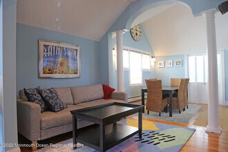 87 Cookman Ave in Ocean Grove, NJ - Building Photo - Building Photo