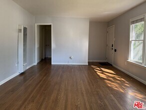 11527 Albers St in Los Angeles, CA - Building Photo - Building Photo