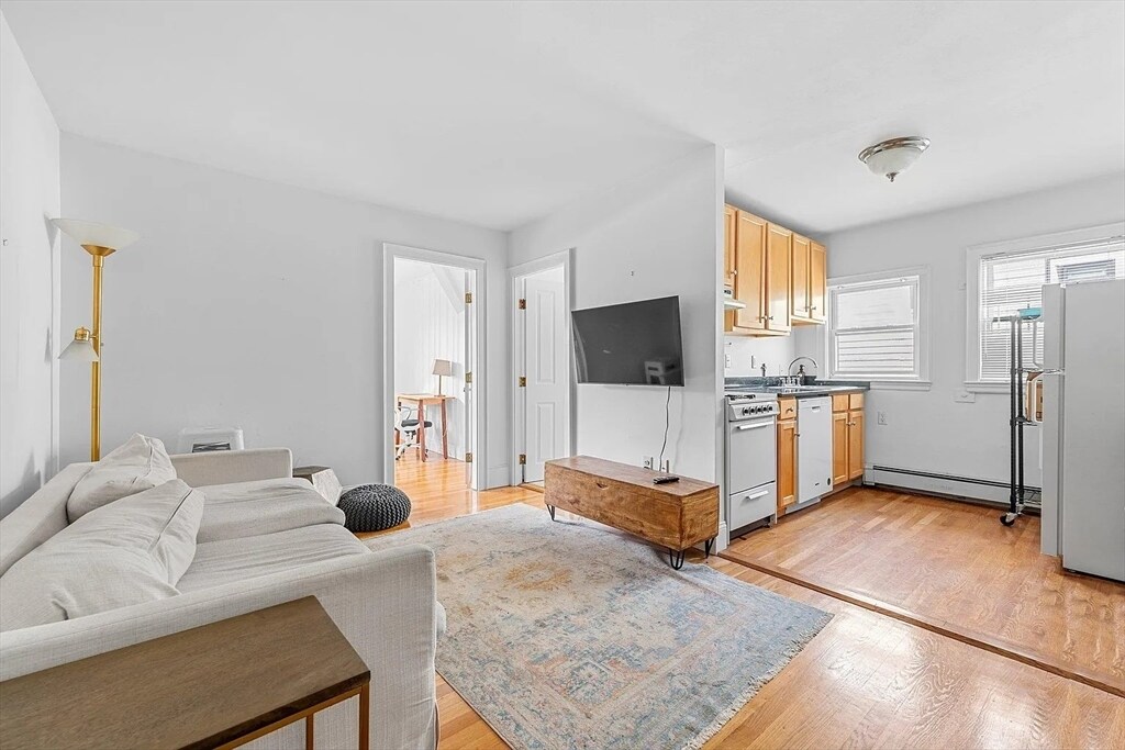 138 Huron Ave in Cambridge, MA - Building Photo