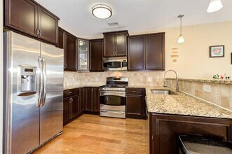 443 2nd St-Unit -301 in Jersey City, NJ - Building Photo - Building Photo