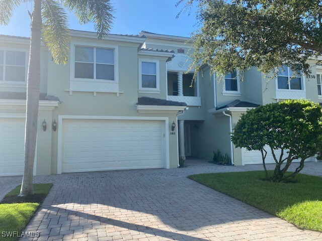 1365 Mariposa Cir in Naples, FL - Building Photo