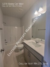 1270 Barn Cat Way in Apex, NC - Building Photo - Building Photo