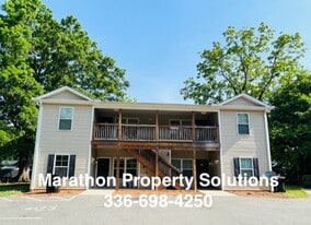 916 Avon Ave, Unit 202 in Burlington, NC - Building Photo
