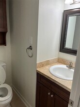 3200 Bellefontaine in Houston, TX - Building Photo - Building Photo