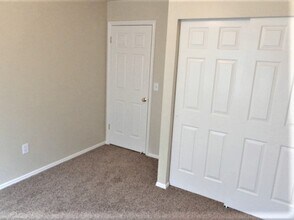 4296 S 6180 W in West Valley City, UT - Foto de edificio - Building Photo