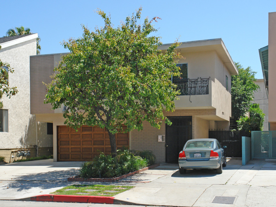 8556 Gregory Way in Los Angeles, CA - Building Photo