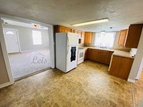 201 Lynn St in Palestine, OH - Building Photo - Building Photo