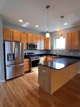 1610 W Grand Ave in Chicago, IL - Building Photo - Building Photo