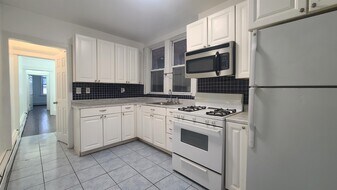 405 61st St in West New York, NJ - Building Photo