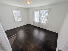 6640 Thurston Ave in Berkeley, MO - Building Photo - Building Photo