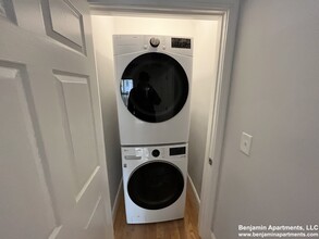 372 Oxford St, Unit 2 in Cambridge, MA - Building Photo - Building Photo