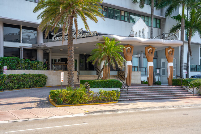 Casablanca in Miami Beach, FL - Building Photo - Building Photo