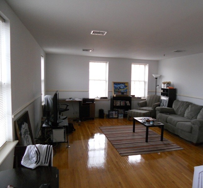 1024 Clinton St in Hoboken, NJ - Building Photo