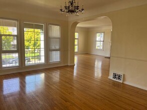 1026 S Holt Ave, Unit 1026 in Los Angeles, CA - Building Photo - Building Photo