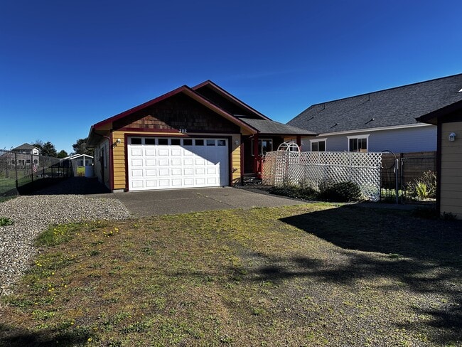 property at 382 Eaglenest Ct SE