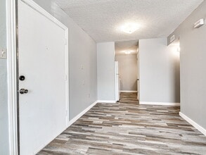 Blue Sky Apartments in Ardmore, OK - Building Photo - Building Photo