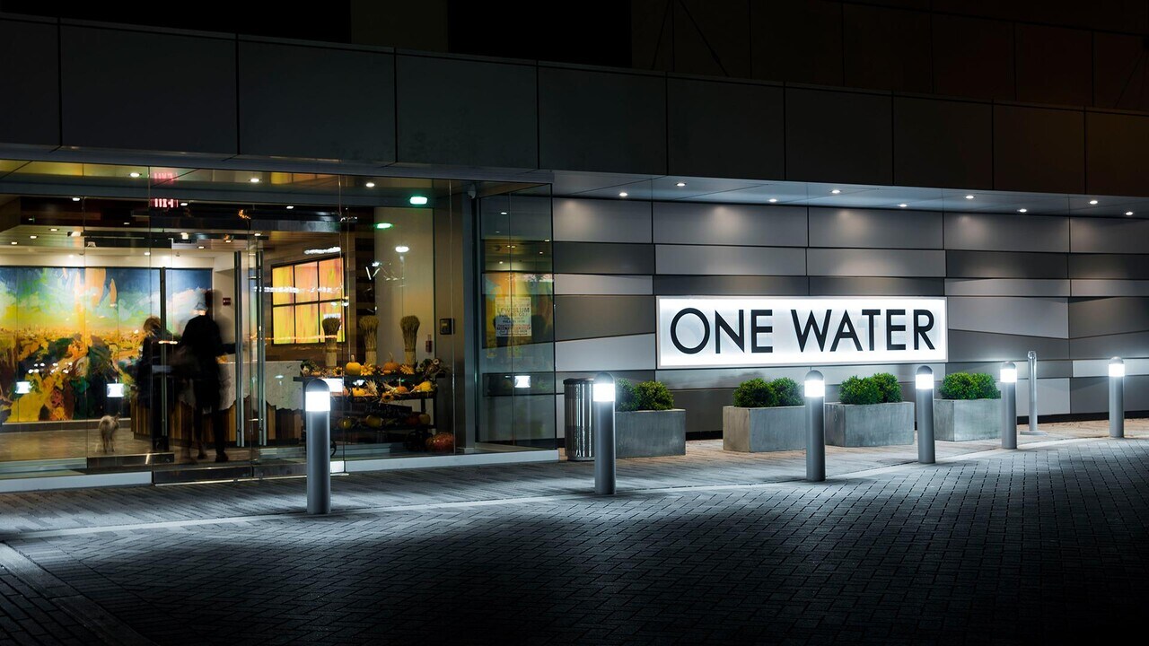 250 N Christopher Columbus Blvd, Unit 1606 in Philadelphia, PA - Foto de edificio