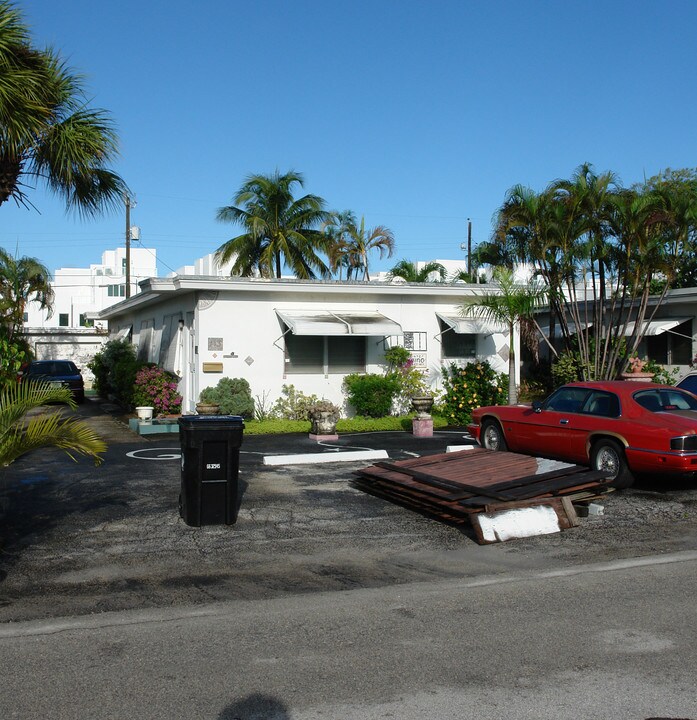 715-717 NE 5th Ave in Fort Lauderdale, FL - Building Photo