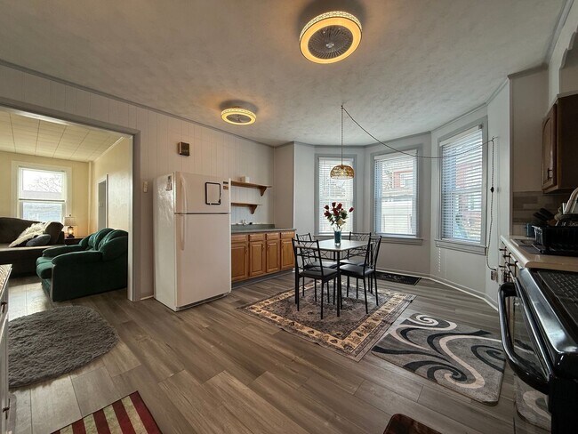 400 Maple St in Manchester, PA - Building Photo - Building Photo