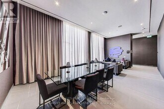 11 Yorkville Ave in Toronto, ON - Building Photo - Building Photo