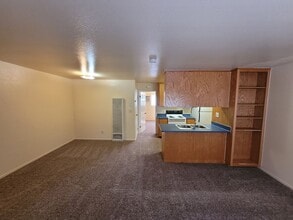 Cedarwood Apartments in Modesto, CA - Foto de edificio - Interior Photo