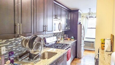 10 Huron Ave in Jersey City, NJ - Building Photo - Building Photo